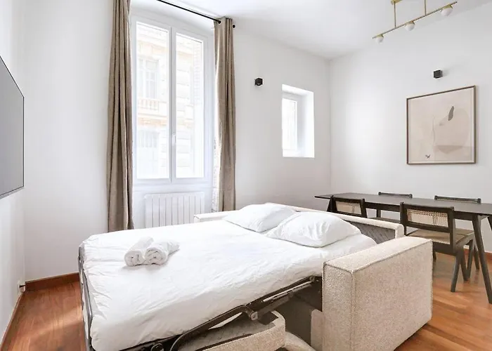 Concorde Saint Honore 1br 4p Apartment *